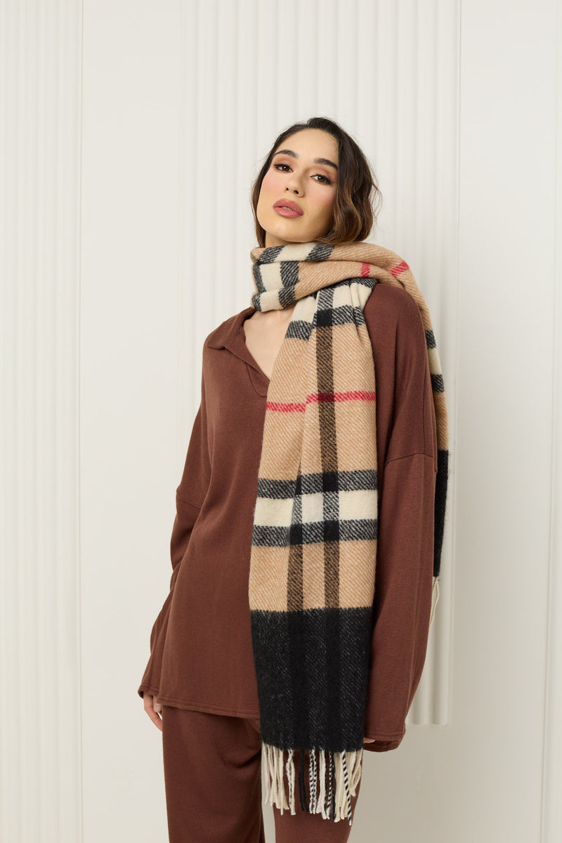 Checks printed scarf in Camel