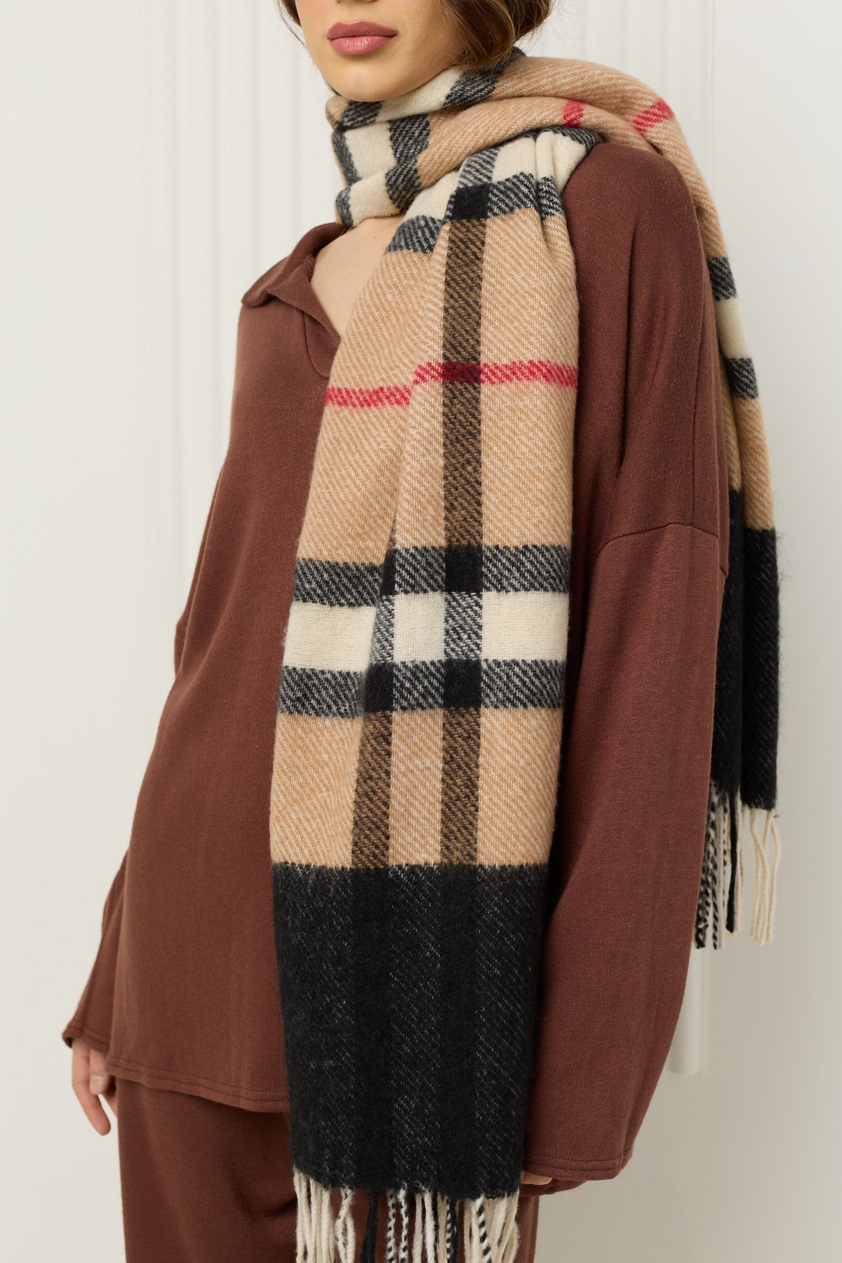 Checks printed scarf in Camel