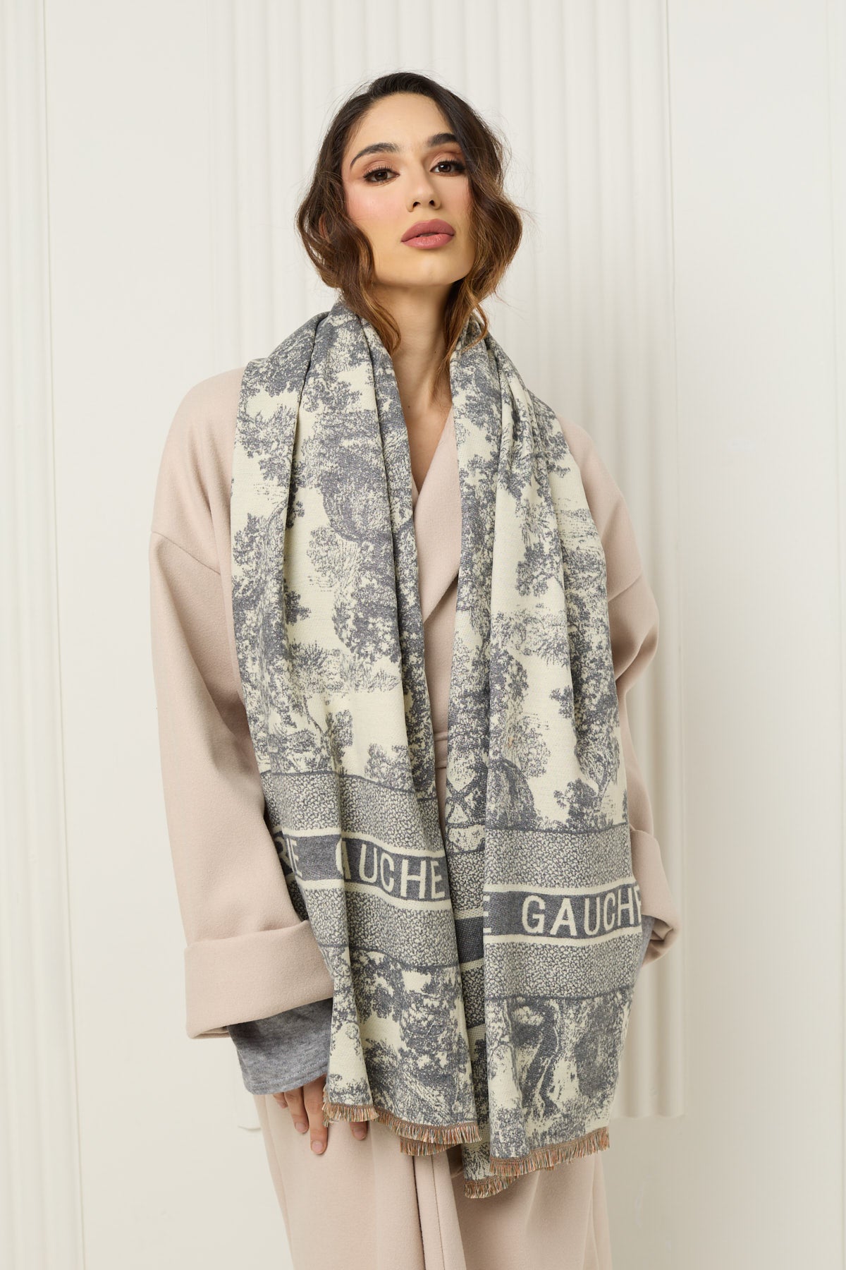 Forest printed scarf in Grey