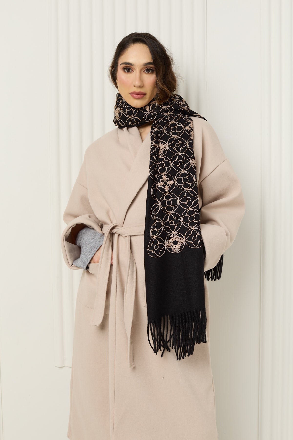 Flower embodied scarf in Black