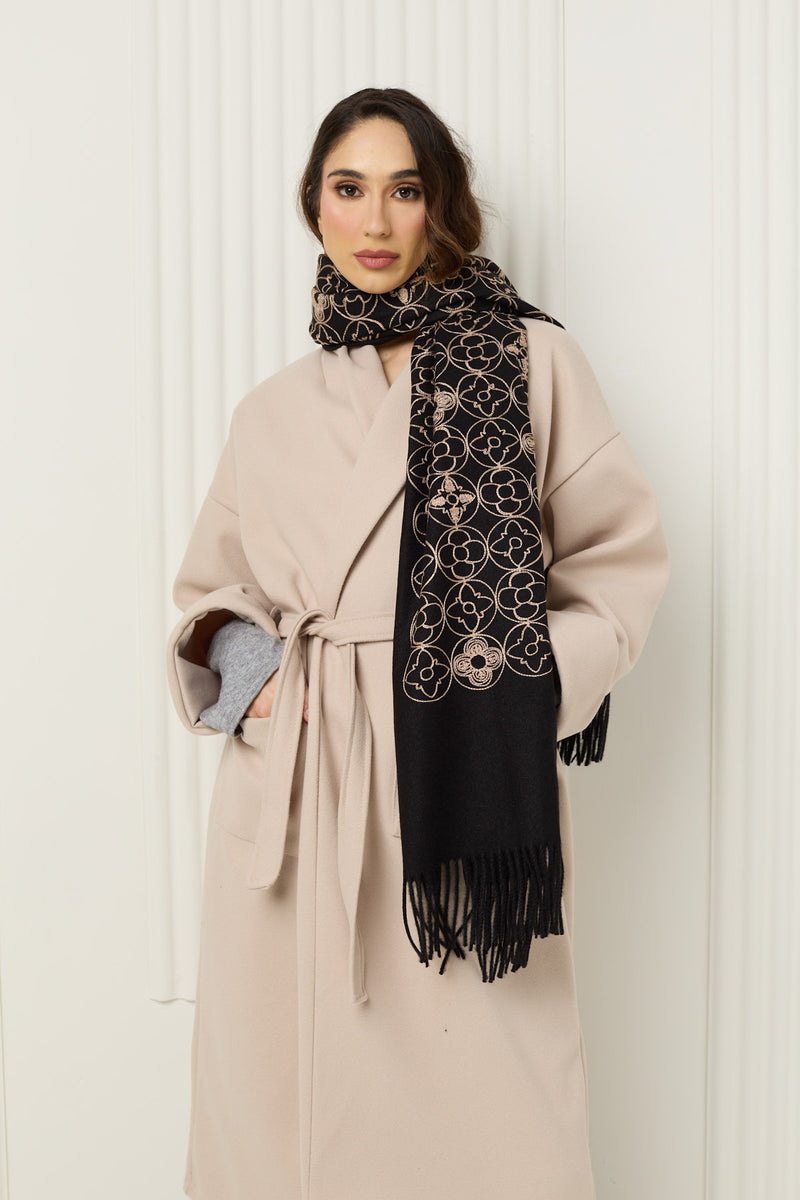 Flower embodied scarf in Black