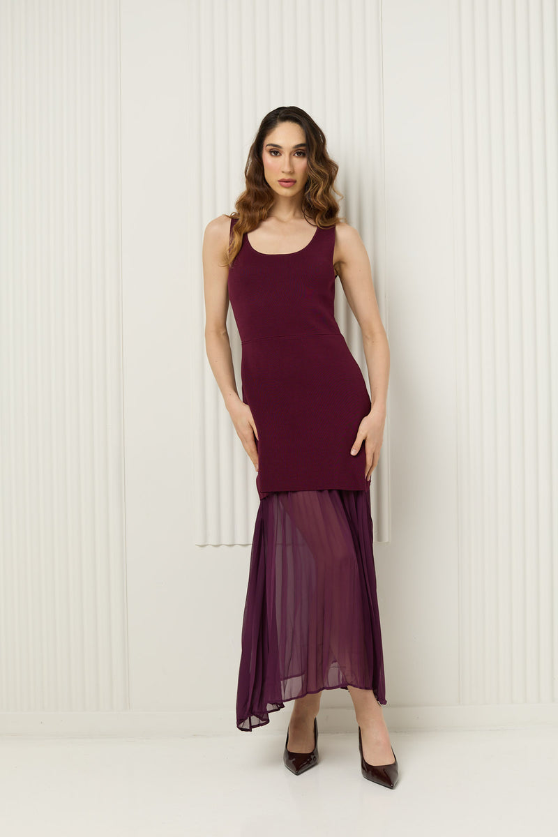Maxi dress with mesh and pleated detailing in Wine