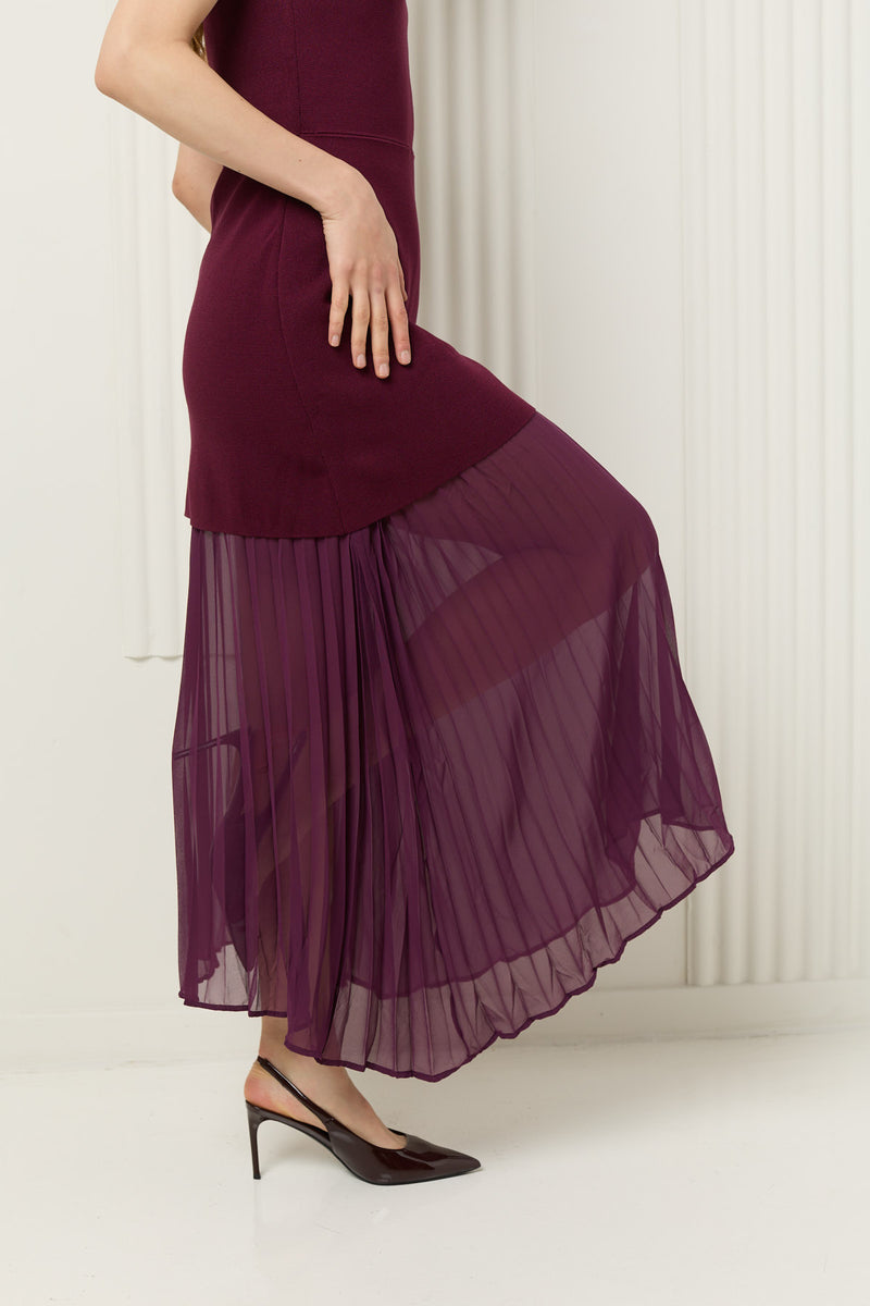 Maxi dress with mesh and pleated detailing in Wine