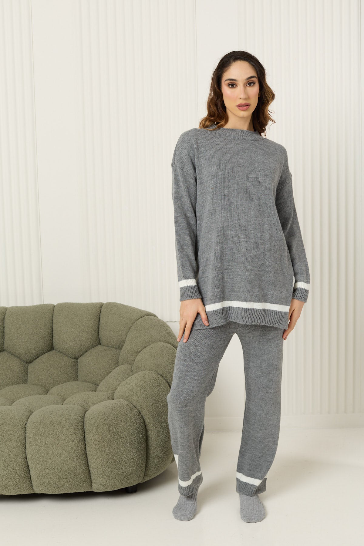 Line detail knitted co-ord in Grey