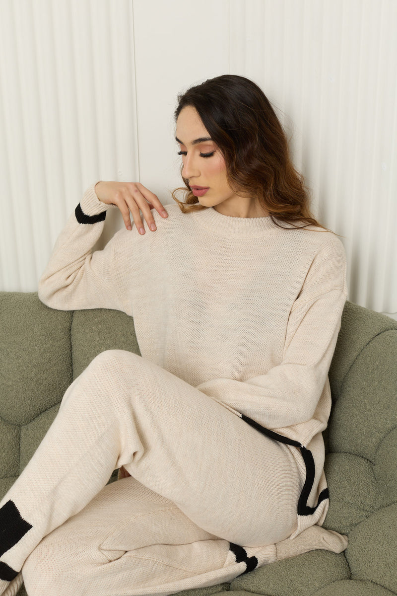 Line detail knitted co-ord in Beige