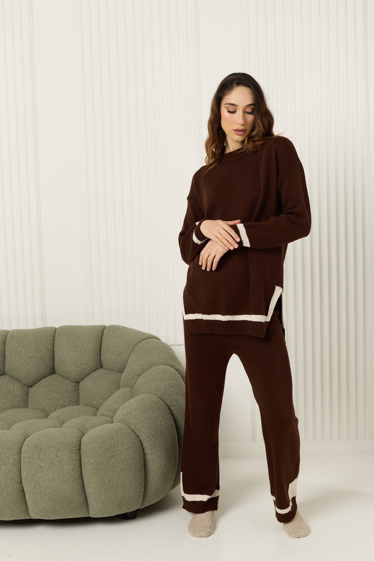 Line detail knitted co-ord in Choco